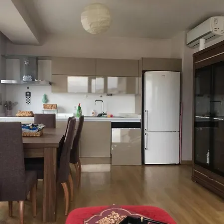 Sehrin Muekkemel Manzarasi Ayaklarinizin Altinda Istambul