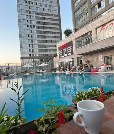 Sehrin Muekkemel Manzarasi Ayaklarinizin Altinda * Istanbul